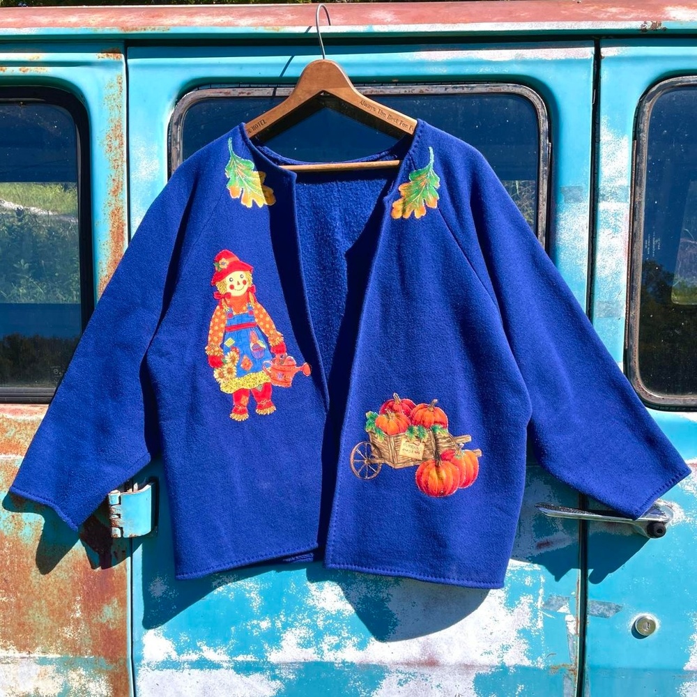 90s reworked open cardigan w/ scarecrow, pumpkin, fall leaf applique